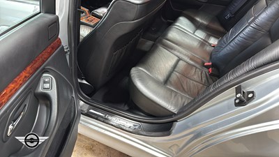 Lot 46 - 1998 BMW 523I SE AUTO