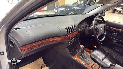 Lot 46 - 1998 BMW 523I SE AUTO