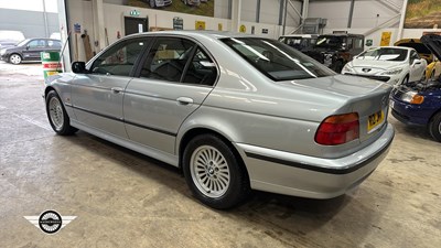 Lot 46 - 1998 BMW 523I SE AUTO