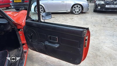 Lot 56 - 1980 MG B GT