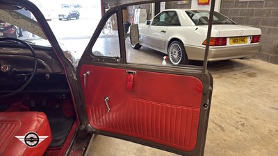 Lot 76 - 1970 MORRIS MINOR