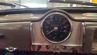 Lot 76 - 1970 MORRIS MINOR