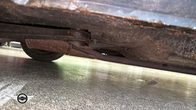 Lot 140 - 1965 MERCEDES 230 S