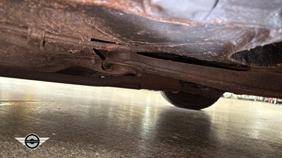 Lot 140 - 1965 MERCEDES 230 S