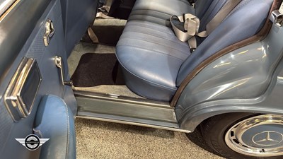 Lot 140 - 1965 MERCEDES 230 S
