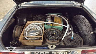 Lot 140 - 1965 MERCEDES 230 S