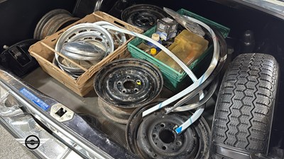 Lot 140 - 1965 MERCEDES 230 S