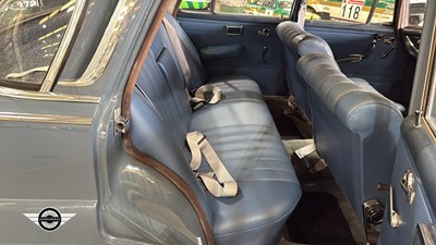 Lot 140 - 1965 MERCEDES 230 S