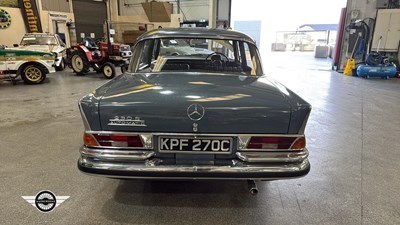 Lot 140 - 1965 MERCEDES 230 S