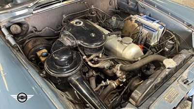 Lot 140 - 1965 MERCEDES 230 S