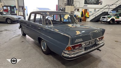 Lot 140 - 1965 MERCEDES 230 S