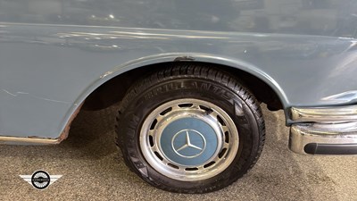 Lot 140 - 1965 MERCEDES 230 S