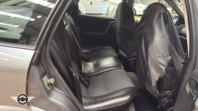 Lot 172 - 2001 VAUXHALL VECTRA SRI 150
