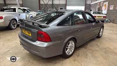 Lot 172 - 2001 VAUXHALL VECTRA SRI 150