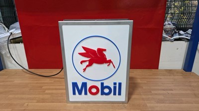 Lot 785 - MOBIL OIL LIGHT UP SIGN 16" X 12"
