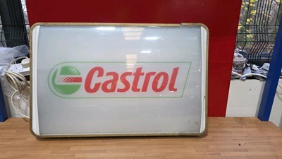 Lot 407 - CASTROL LIGHT UP SIGN 32"X 21"