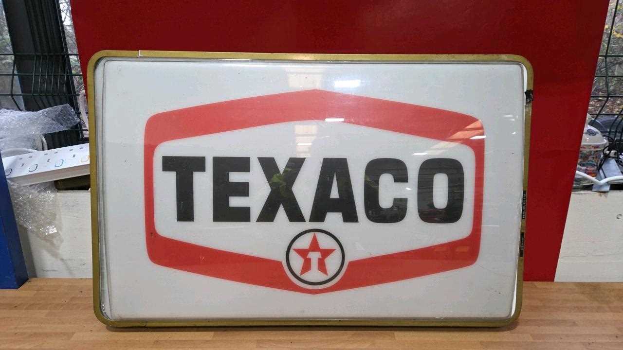 Lot 15 - TEXACO LIGHT UP SIGN 32" X 21"