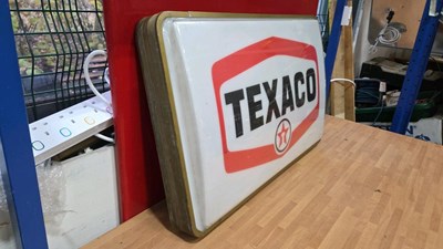 Lot 15 - TEXACO LIGHT UP SIGN 32" X 21"