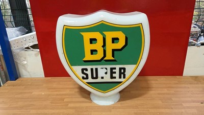 Lot 1 - BP SUPER GLASS GLOBE
