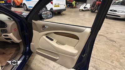 Lot 266 - 2003 JAGUAR S-TYPE V6 AUTO