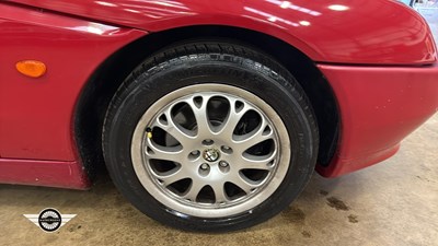 Lot 276 - 1998 ALFA ROMEO SPIDER T-SPARK 16V