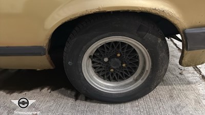 Lot 124 - 1980 FORD CAPRI GHIA AUTO