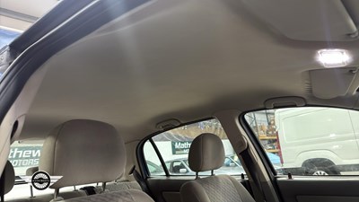 Lot 294 - 2002 VAUXHALL ASTRA CLUB 8V