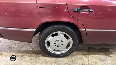 Lot 316 - 1993 MERCEDES 300D DIESEL AUTO