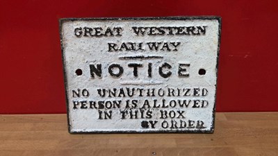 Lot 541 - GREAT WESTERN RAILWAY NOTICE CAST IRON SIGN 11" X 8"