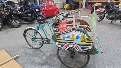 Lot 183 - ORIGINAL 1960'S RICKSHAW BICYCLE TAXI