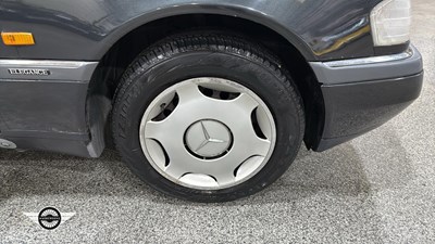 Lot 362 - 1995 MERCEDES C200 ELEGANCE AUTO