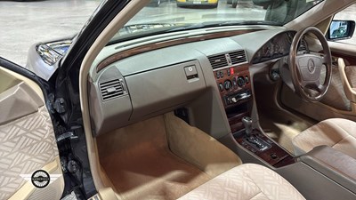 Lot 362 - 1995 MERCEDES C200 ELEGANCE AUTO