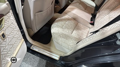 Lot 362 - 1995 MERCEDES C200 ELEGANCE AUTO