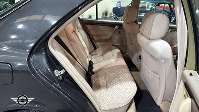 Lot 362 - 1995 MERCEDES C200 ELEGANCE AUTO