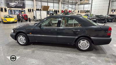 Lot 362 - 1995 MERCEDES C200 ELEGANCE AUTO