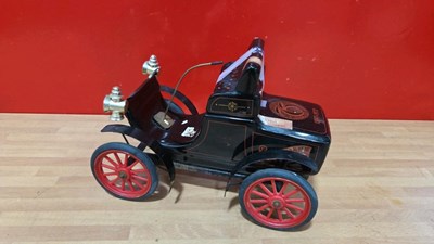 Lot 559 - JIM BEAM, OLDSMOBILE CAR BOTTLE