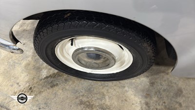 Lot 392 - 1965 MORRIS MINOR 1000