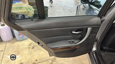 Lot 370 - 2009 BMW 325I SE TOURING AUTO