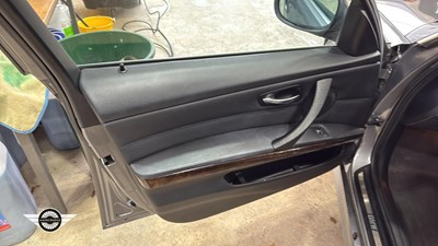 Lot 370 - 2009 BMW 325I SE TOURING AUTO