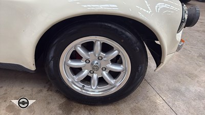 Lot 434 - 1980 MG B GT
