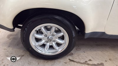 Lot 434 - 1980 MG B GT