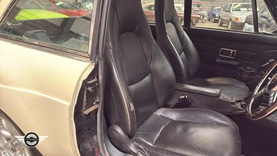 Lot 434 - 1980 MG B GT