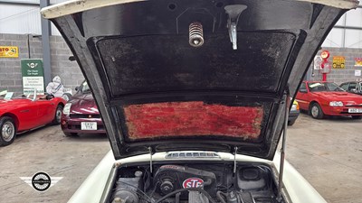 Lot 434 - 1980 MG B GT