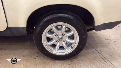 Lot 434 - 1980 MG B GT