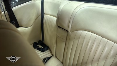 Lot 456 - 1978 ASTON MARTIN V8 AUTO