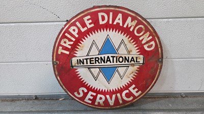 Lot 319 - TRIPLE DIAMOND SERVICE REPRODUCTION ENAMEL SIGN 12" DIA