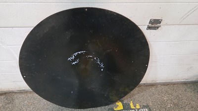 Lot 5 - FORD V8 PARTS REPRODUCTION ENAMEL SIGN 30" DIA