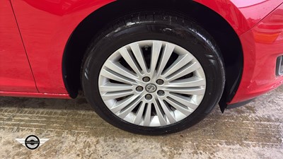 Lot 490 - 2015 VAUXHALL ASTRA EXCITE
