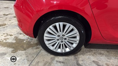 Lot 490 - 2015 VAUXHALL ASTRA EXCITE
