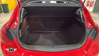 Lot 490 - 2015 VAUXHALL ASTRA EXCITE